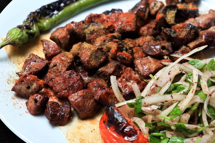 Kırıkhan Kuşbaşı Kebabı